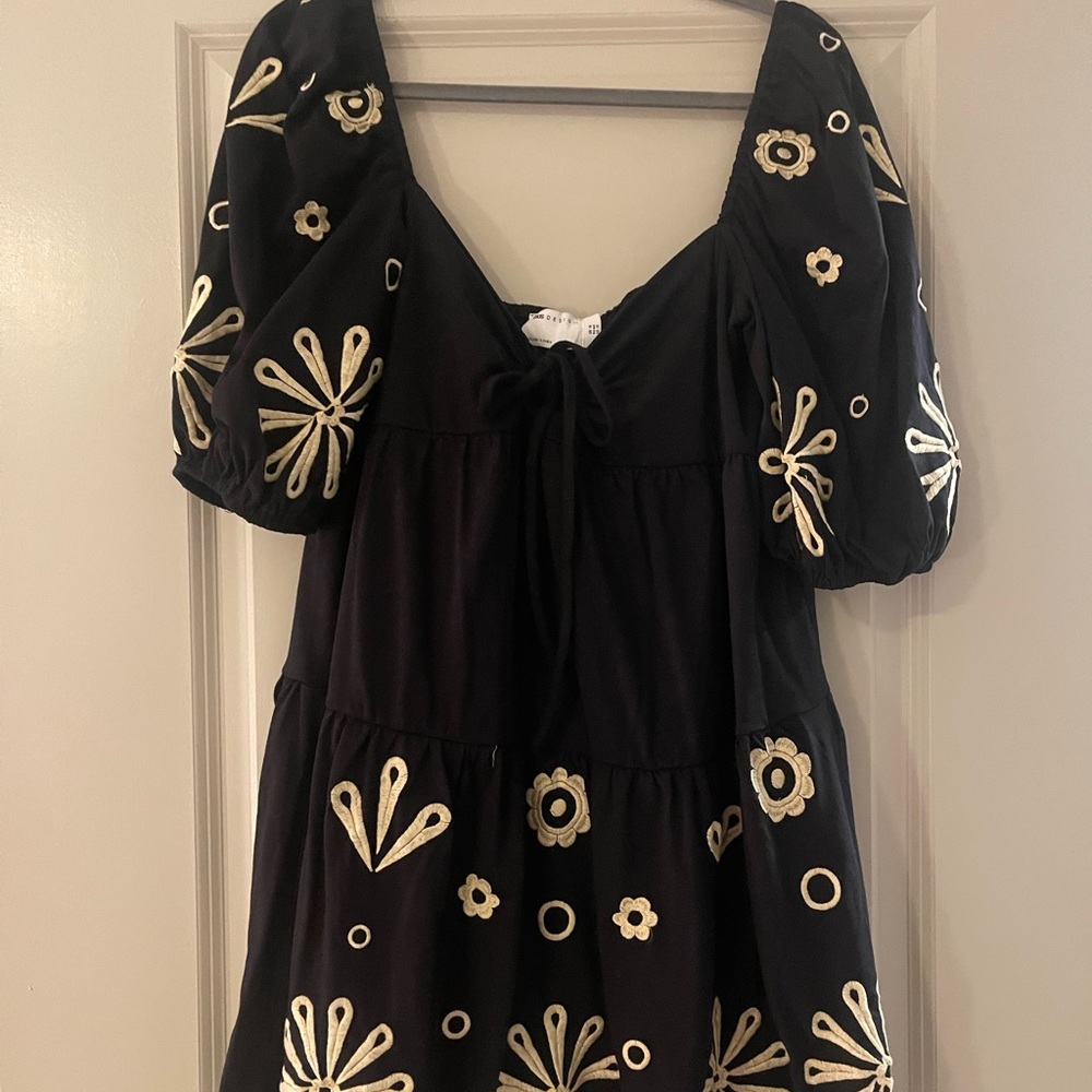 Flowy v neck dress